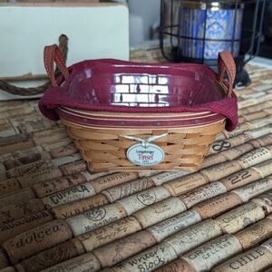 Longaberger 2005 Tinsel basket with liner, protector & tie on